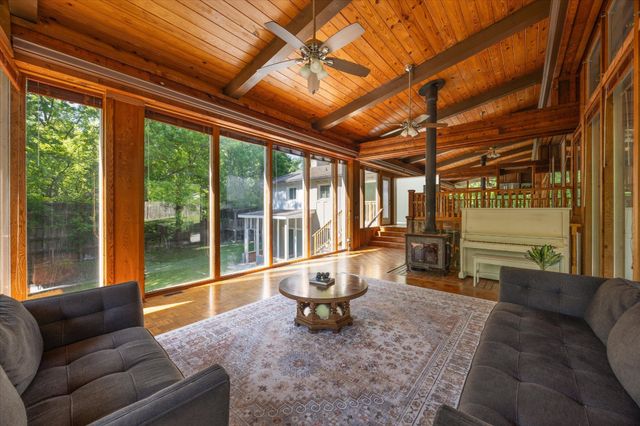 565 Hillcrest Circle, Etowah, TN 37331
