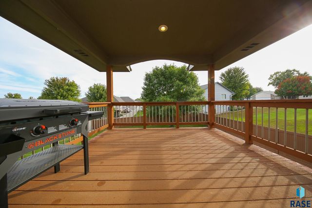 804 N Archer Dr Drive, Sioux Falls, SD 57103