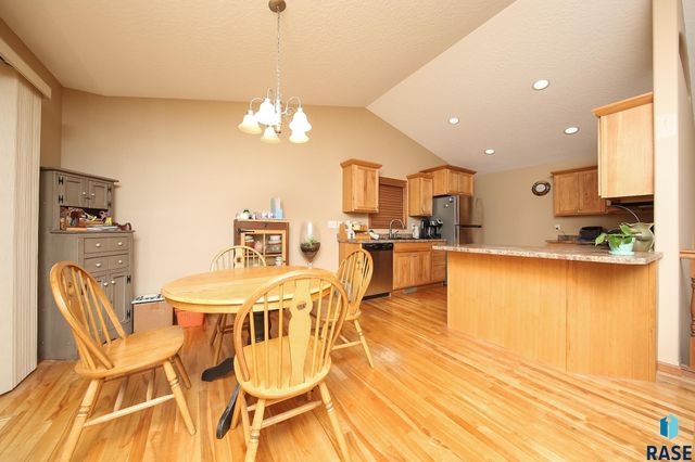 804 N Archer Dr Drive, Sioux Falls, SD 57103