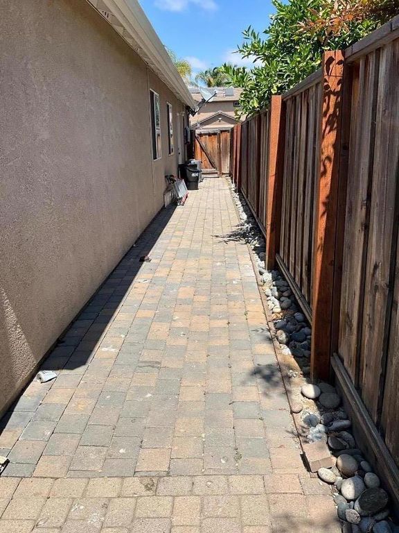 Image 13 of property listing at 2560 Glenview Drive, Hollister, CA 95023