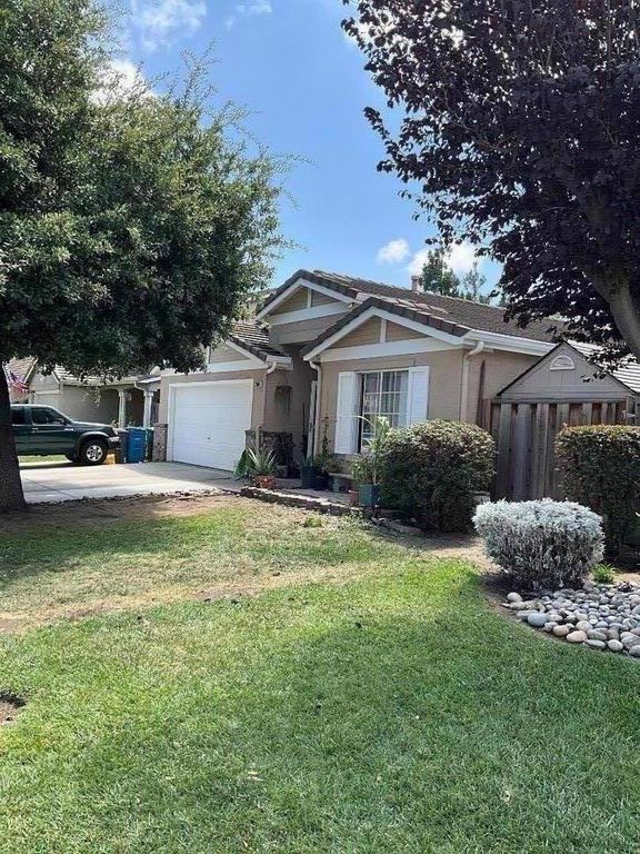 Image 3 of property listing at 2560 Glenview Drive, Hollister, CA 95023