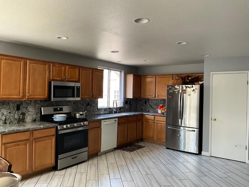 Image 4 of property listing at 2560 Glenview Drive, Hollister, CA 95023