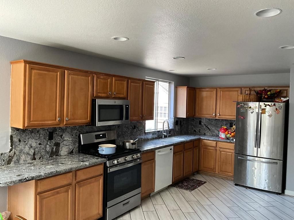 Image 5 of property listing at 2560 Glenview Drive, Hollister, CA 95023