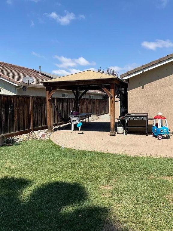 Image 9 of property listing at 2560 Glenview Drive, Hollister, CA 95023