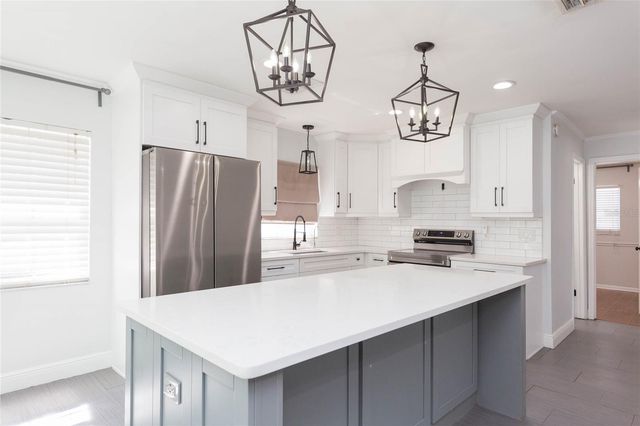 2307 LINCOLN COURT, Brandon, FL 33510