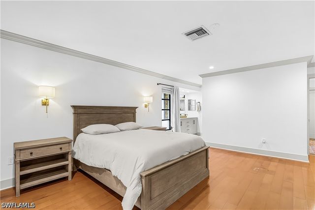 2472 Pine Woods CIR 17, Naples, FL 34105
