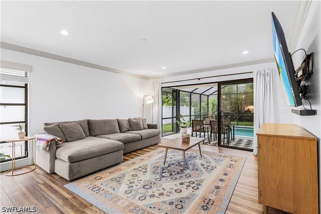 2472 Pine Woods CIR 17, Naples, FL 34105