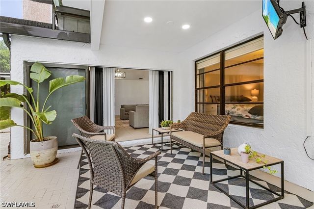 2472 Pine Woods CIR 17, Naples, FL 34105