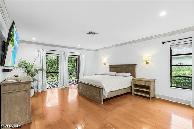 2472 Pine Woods CIR 17, Naples, FL 34105