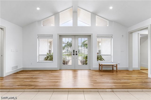 2472 Pine Woods CIR 17, Naples, FL 34105