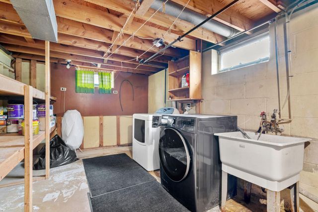 6089 Xylon Avenue N, New Hope, MN 55428