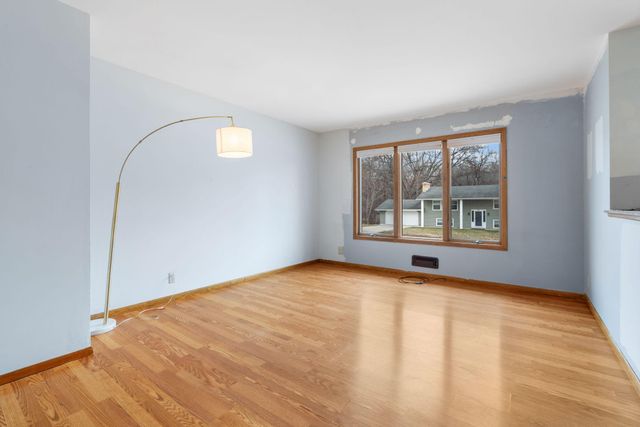 6089 Xylon Avenue N, New Hope, MN 55428