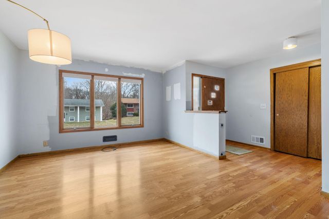 6089 Xylon Avenue N, New Hope, MN 55428