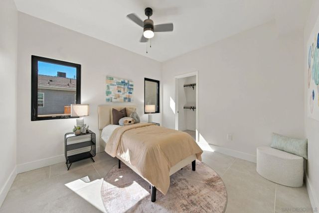 2522 Chalcedony St, San Diego, CA 92109
