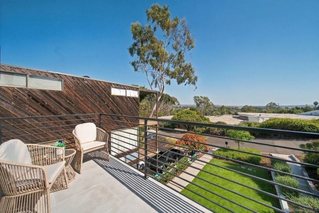 2522 Chalcedony St, San Diego, CA 92109