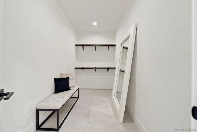 2522 Chalcedony St, San Diego, CA 92109