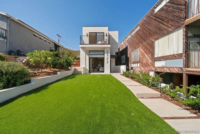 2522 Chalcedony St, San Diego, CA 92109