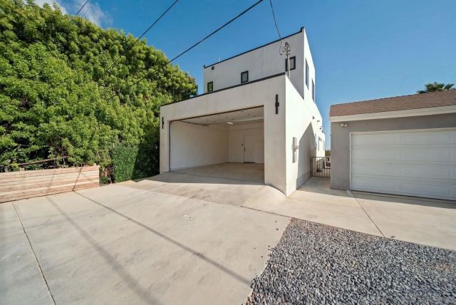 2522 Chalcedony St, San Diego, CA 92109