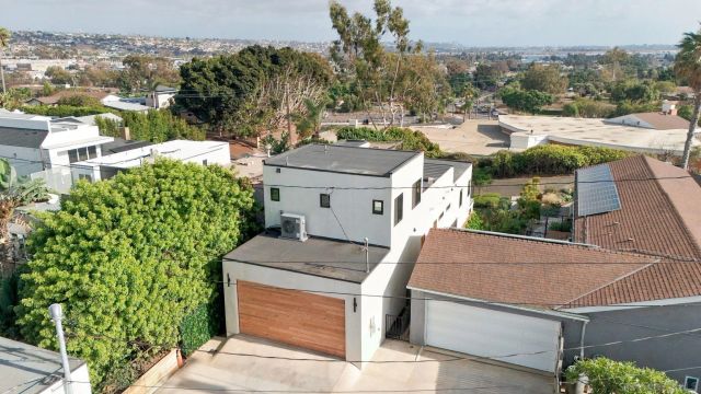 2522 Chalcedony St, San Diego, CA 92109