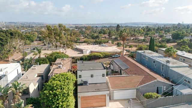 2522 Chalcedony St, San Diego, CA 92109