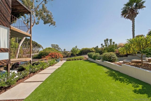 2522 Chalcedony St, San Diego, CA 92109