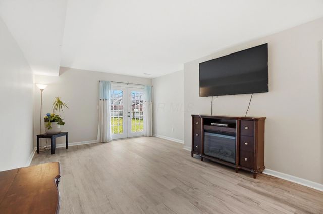 388 S Township Road, Pataskala, OH 43062