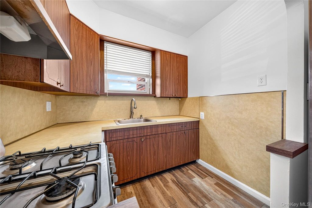 151-68 24th Avenue, Whitestone, NY 11357 — photo 5