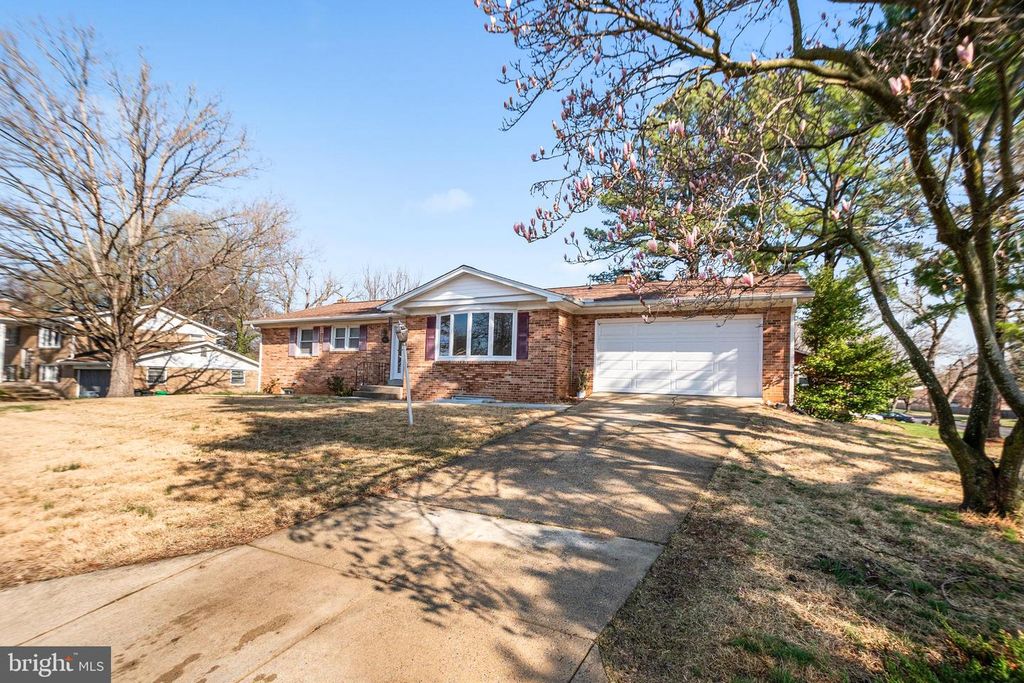 801 POCAHONTAS DR, Fort Washington, MD 20744