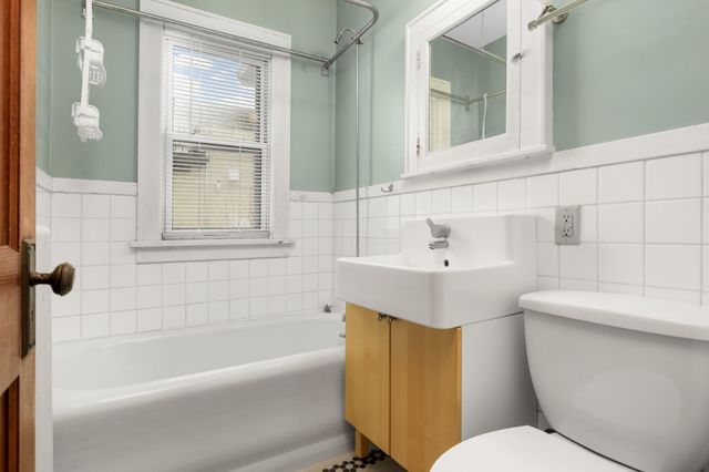 4025 42nd Avenue S, Minneapolis, MN 55406