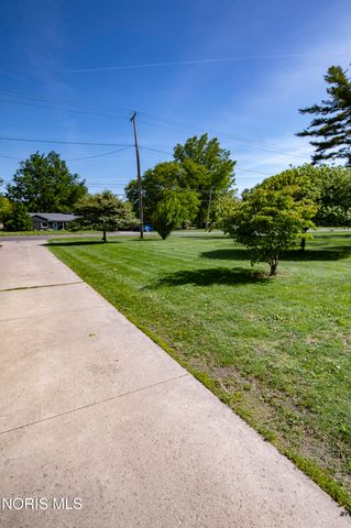 3760 Heatherdowns Boulevard, Toledo, OH 43614