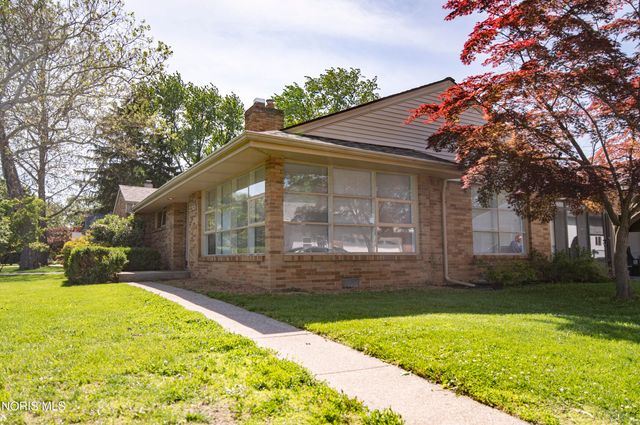 3760 Heatherdowns Boulevard, Toledo, OH 43614