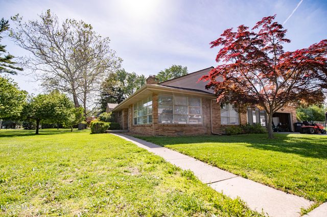 3760 Heatherdowns Boulevard, Toledo, OH 43614