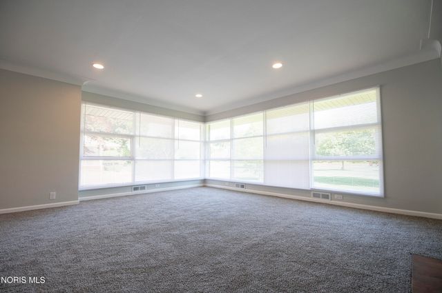 3760 Heatherdowns Boulevard, Toledo, OH 43614