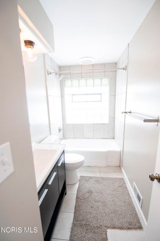 3760 Heatherdowns Boulevard, Toledo, OH 43614