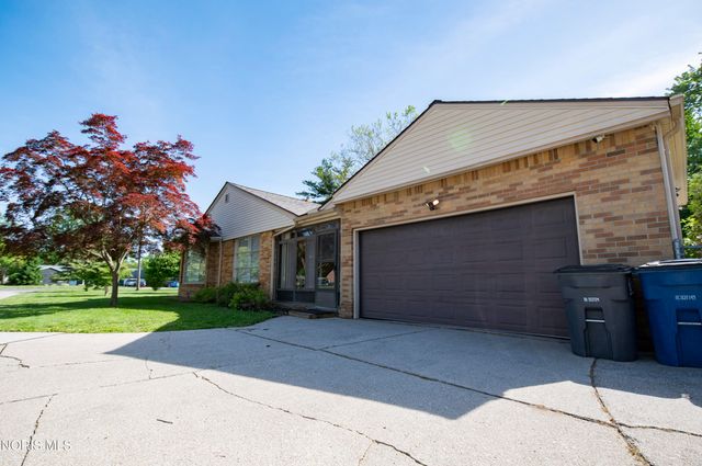 3760 Heatherdowns Boulevard, Toledo, OH 43614