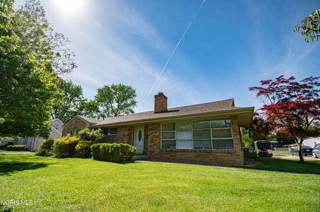 3760 Heatherdowns Boulevard, Toledo, OH 43614