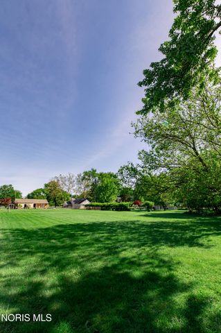 3760 Heatherdowns Boulevard, Toledo, OH 43614