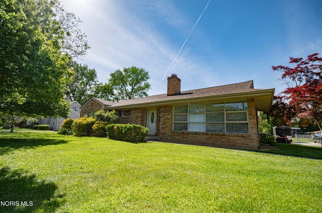 3760 Heatherdowns Boulevard, Toledo, OH 43614
