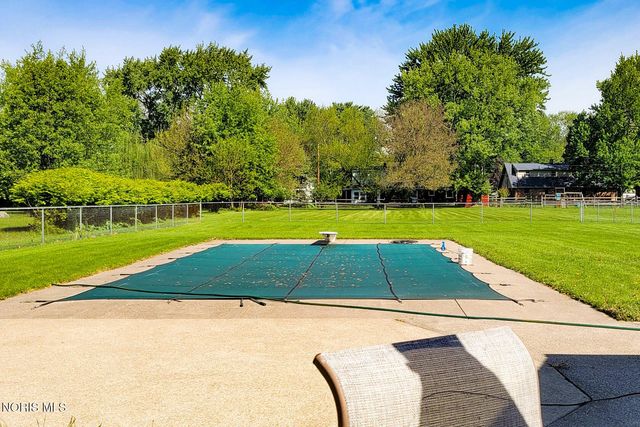 3760 Heatherdowns Boulevard, Toledo, OH 43614