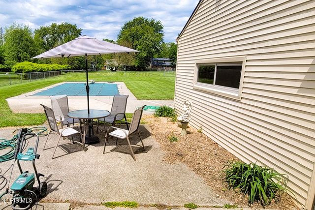 3760 Heatherdowns Boulevard, Toledo, OH 43614