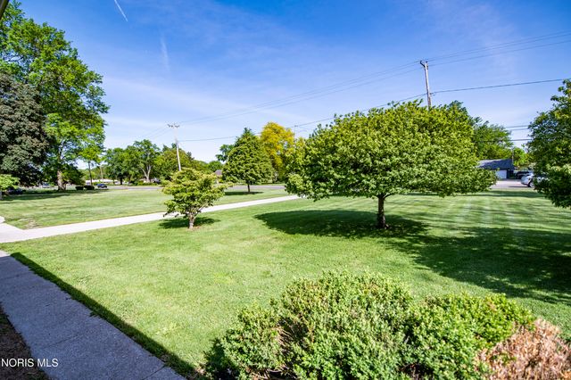 3760 Heatherdowns Boulevard, Toledo, OH 43614