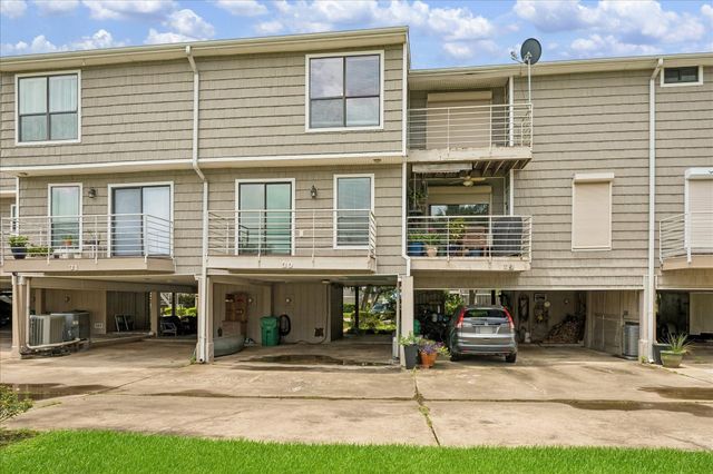 30 Lakewood Lane 30, Seabrook, TX 77586