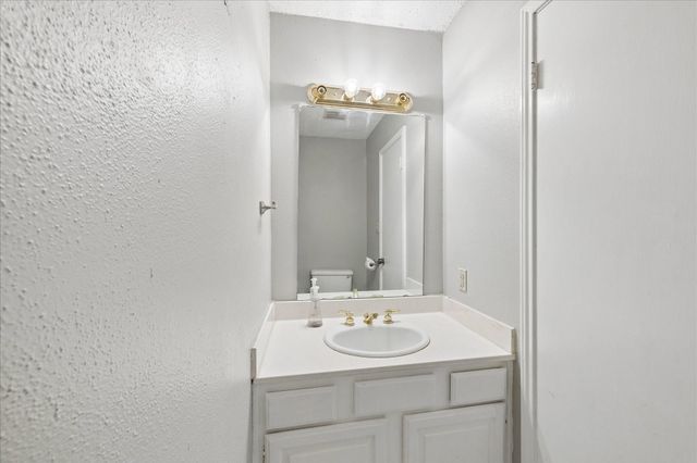 30 Lakewood Lane 30, Seabrook, TX 77586