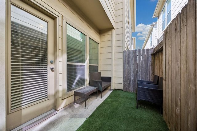 3812 Center Street, Houston, TX 77007