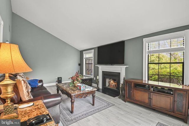 7 BEVERLY CT, Robbinsville, NJ 08691