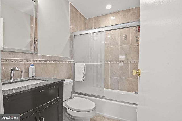 7 BEVERLY CT, Robbinsville, NJ 08691