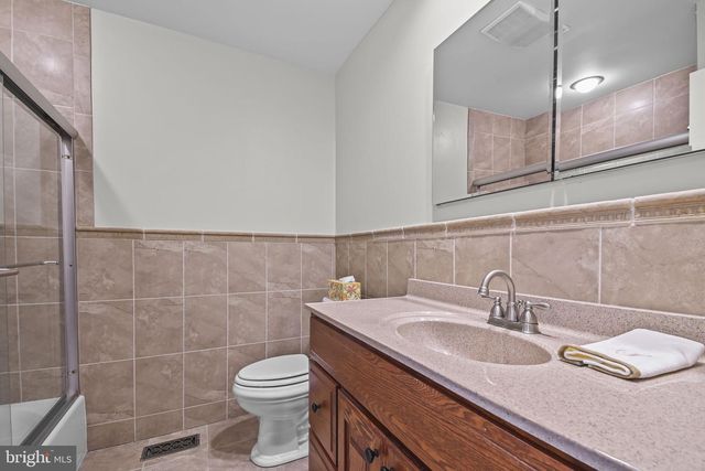 7 BEVERLY CT, Robbinsville, NJ 08691