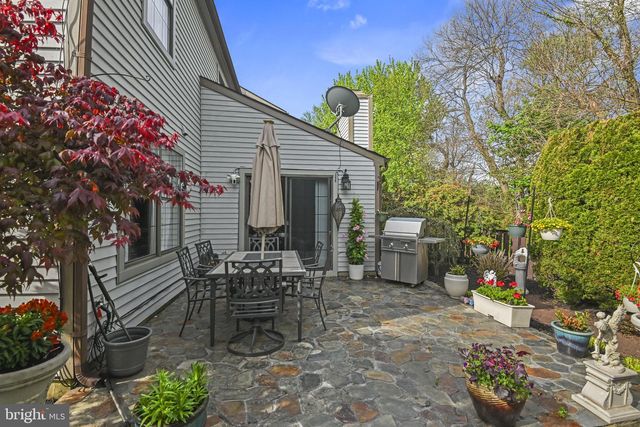 7 BEVERLY CT, Robbinsville, NJ 08691