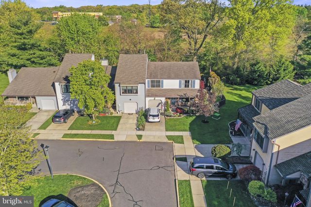 7 BEVERLY CT, Robbinsville, NJ 08691