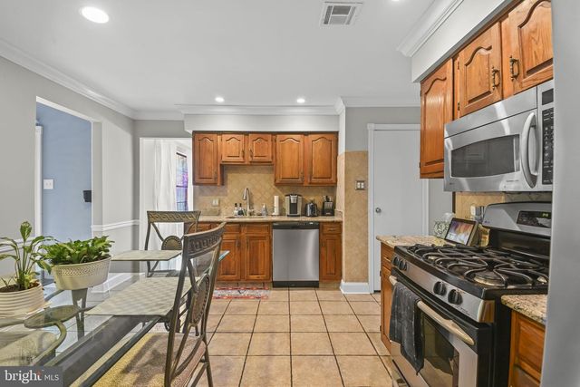 7 BEVERLY CT, Robbinsville, NJ 08691